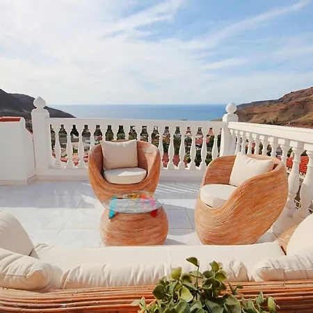 Lucia With Heated Private Pool Villa